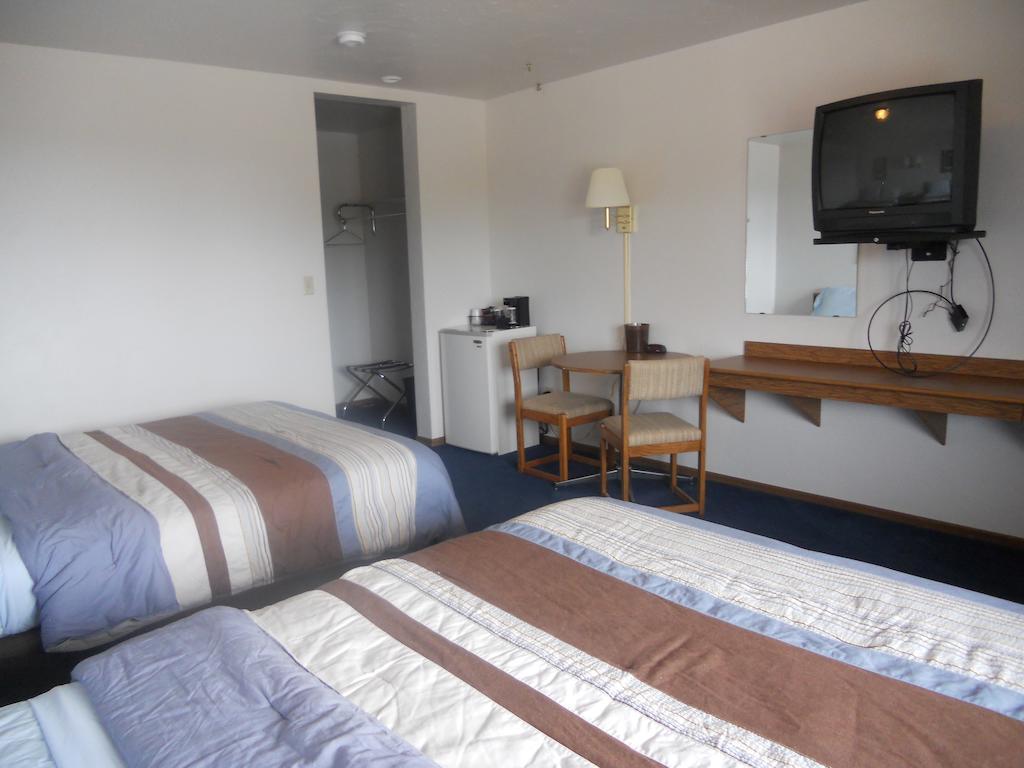 Harbor Inn Algoma Room photo