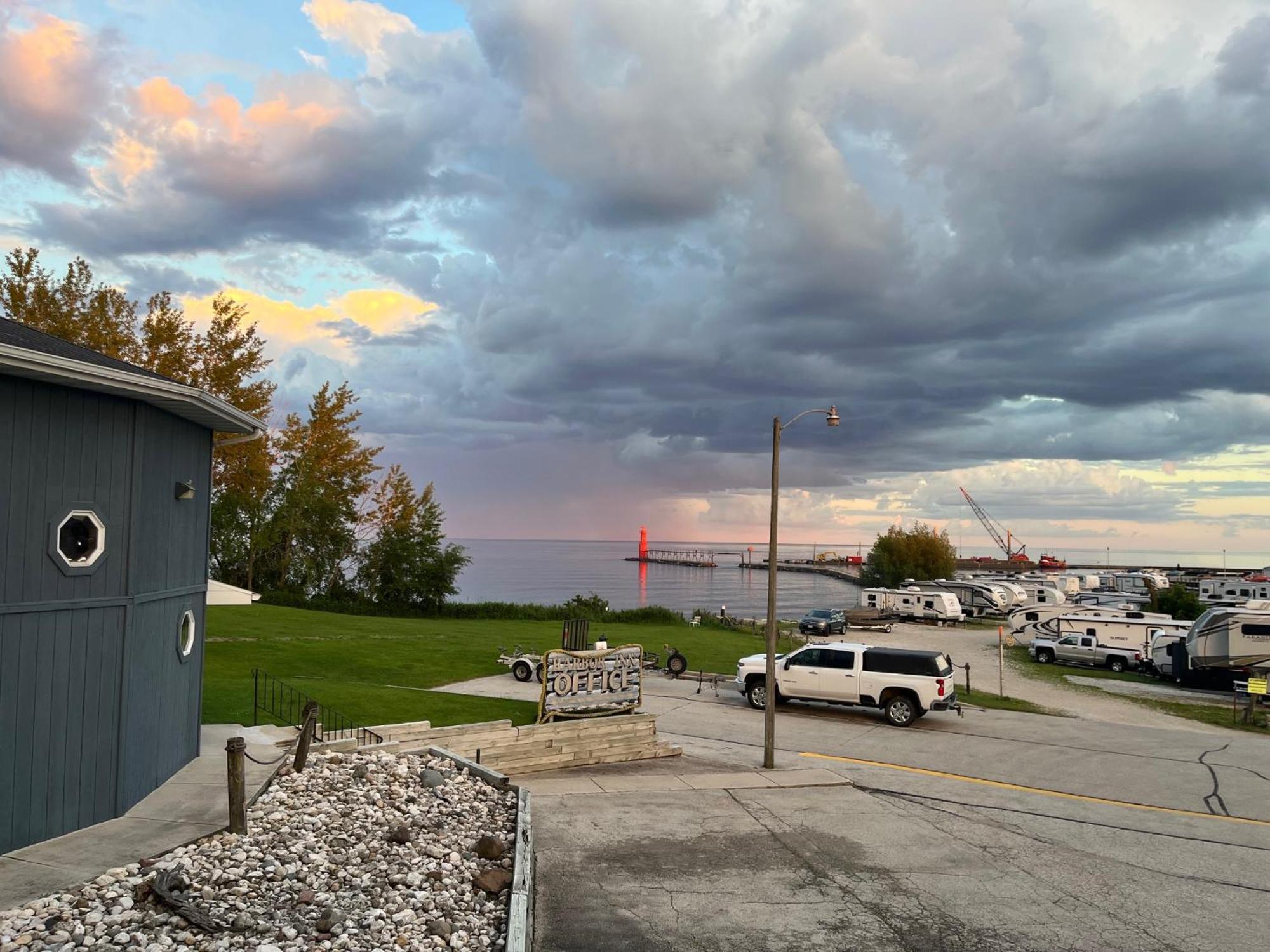 Harbor Inn Algoma Exterior photo